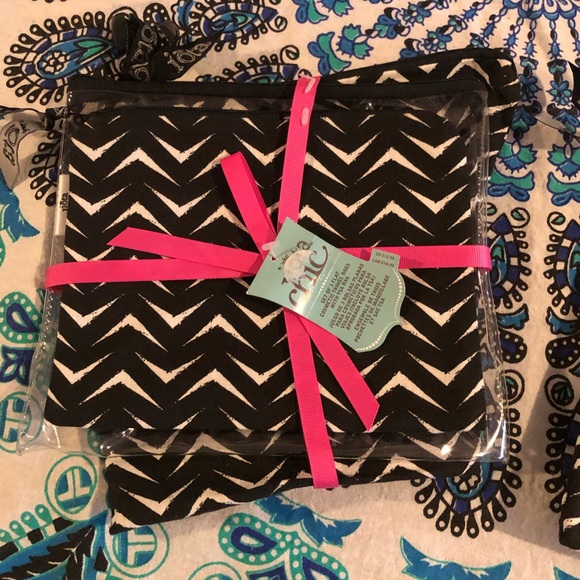 🌈 10 for $20! Black and white pouches. - Picture 2 of 5
